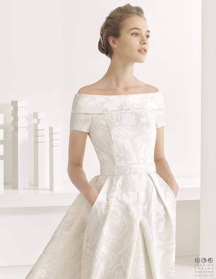 Lụa Jacquard có bề mặt sáng bóng và rất đa dạng về hoa văn, các hoa văn đó được tạo ra ngay trong quá trình dệt chứ không phải thêu hay in