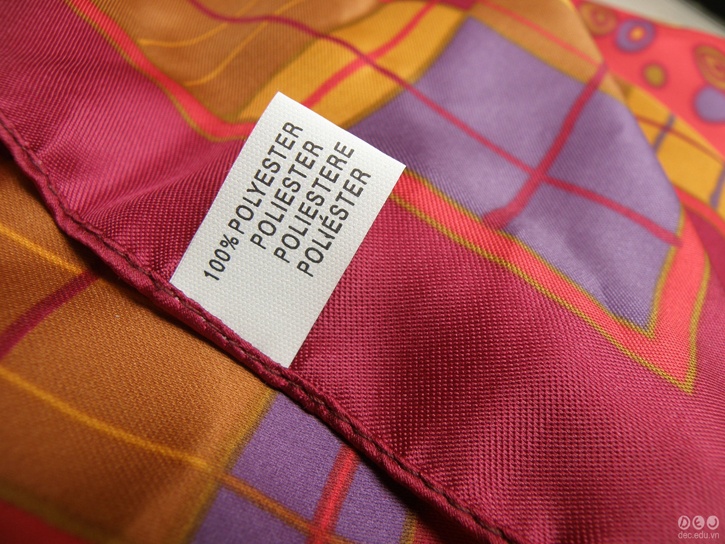 Vải polyester được dệt từ sợi polyester – chuỗi polyme kéo dài