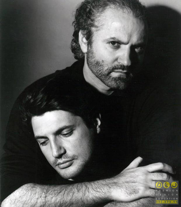 Gianni Versace cùng cùng nguwofi tình đồng tính của mình là người mẫu Antonio D Amico