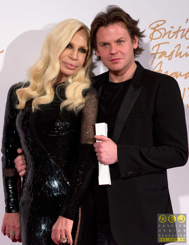 NTK christopher Kane va NTK Donetalla Versace