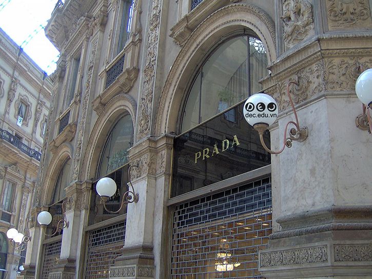 Prada những thập niên 1990
