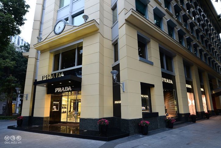 Cửa hàng Prada ở Hà Nội
