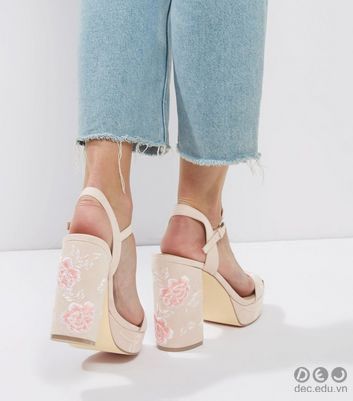 mot-so-loai-giay-cao-got-ma-phai-dep-nen-biet-platform-ankle-strap-heel-l1_zpsi2vsxsnc.jpg