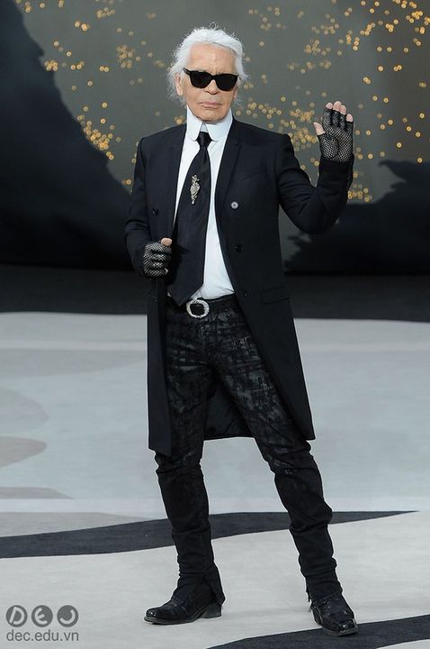 Nhà thiết kế Karl Lagerfeld tiểu sử