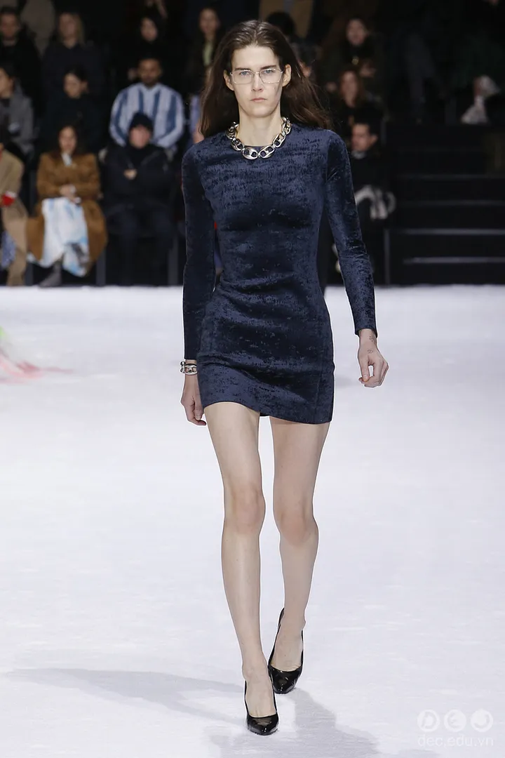 BST-thoi-trang -Ready-to-Wear -Balenciaga-Thu-Dong- 2018 1_zpsaa9x8i2t.jpg