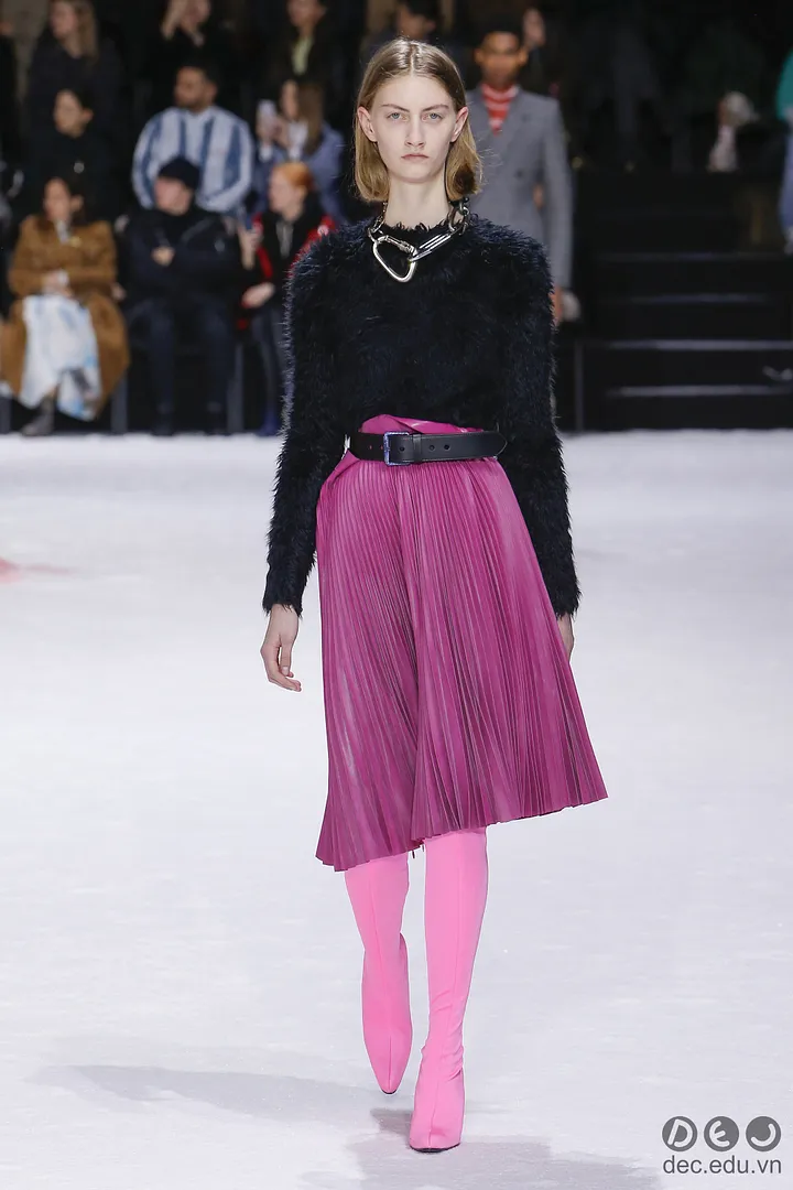 BS-thoi-trang -Ready-to-Wear -Balenciaga-Thu-Dong- 2018 24_zpsfdmxyqpg.jpg