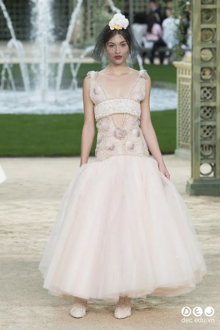 BST-thoi-trang-Chanel-Xuan-2018-Couture 58_zpscexdhts1.jpg