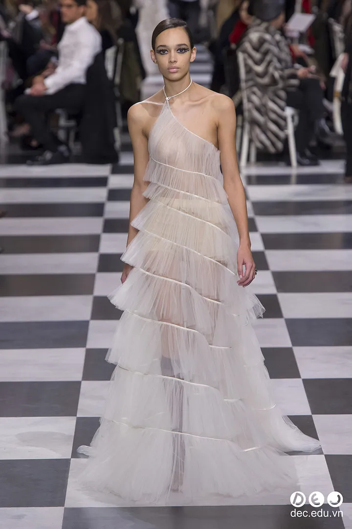 BST-thoi-trang-Dioir-xuan-2018-Couture 36_zps83y3cyj2.jpg