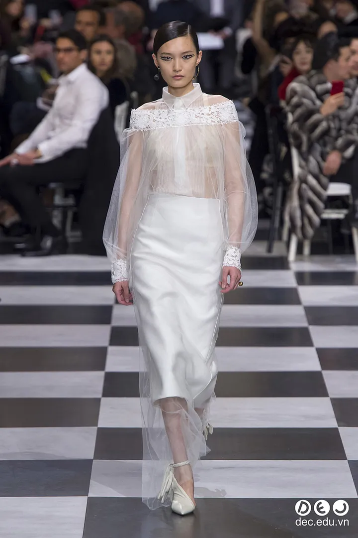 BST-thoi-trang-Dioir-xuan-2018-Couture 7_zpskvdfa3qs.jpg