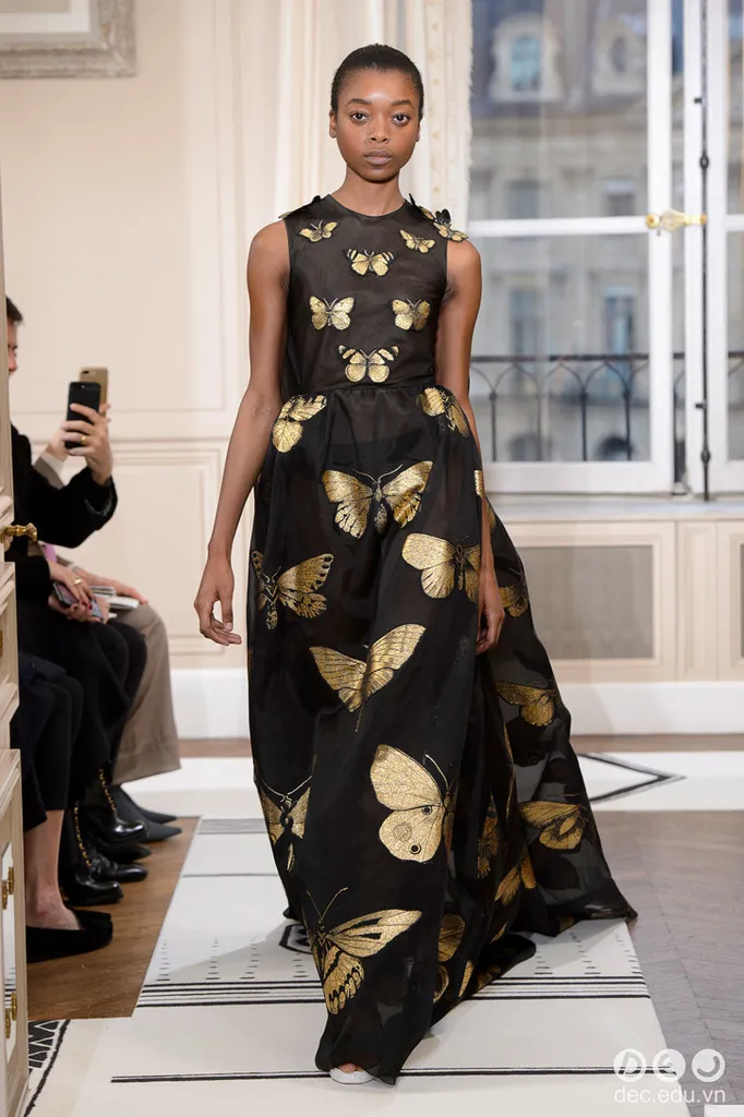 BST-thoi-trang-Schiaparelli-Xuan-2018-Couture 36_zpskbck83uh.jpg