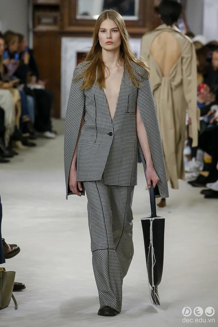 BST-thoi-trang -Ready-to-Wear -Loewe-Thu-Dong- 2018 39_zps1xgc2i5c.jpg
