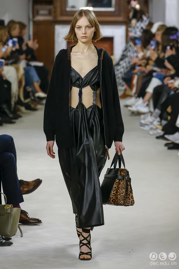 BST-thoi-trang -Ready-to-Wear -Loewe-Thu-Dong- 2018 4_zpsrhgewwbd.jpg
