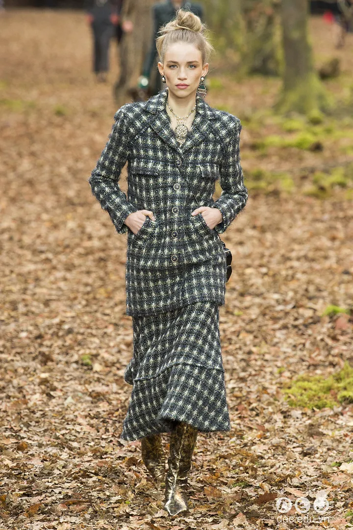 bst-thoi-trang-ready-to-wear-chanel-thu-dong-2018 25_zpsg9ypydfi.jpg