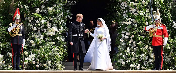 Công nương Meghan Markle với chiếc váy cưới tinh khôi