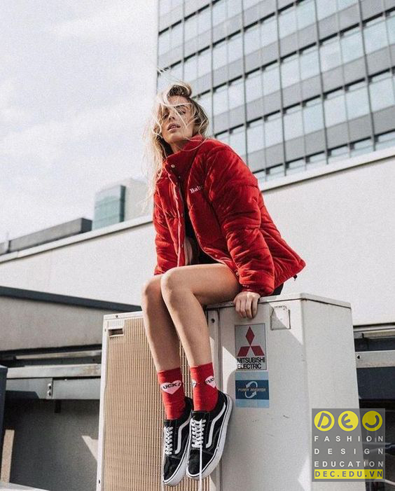 Kết hợp nhiều kiểu đồ nhưng bạn vẫn có thể giữ chất của phong cách thời trang sporty Kết hợp nhiều kiểu đồ nhưng bạn vẫn có thể giữ chất của phong cách thời trang sporty