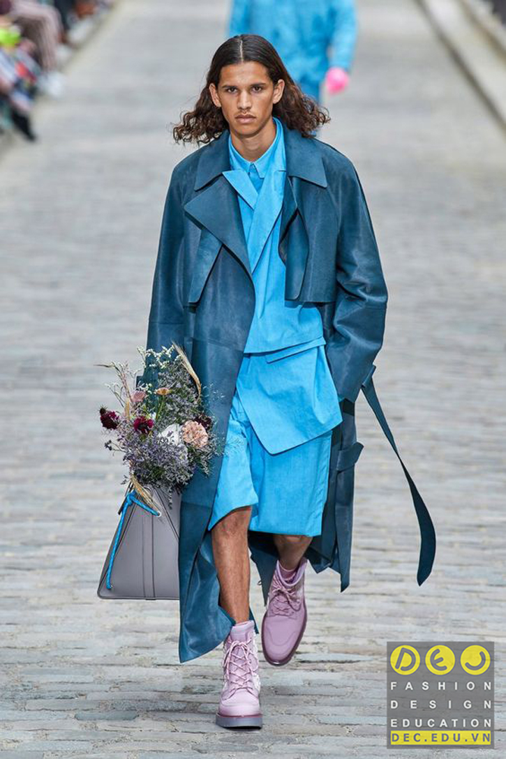 Duster coat trên sàn diễn Louis Vuitton Mùa xuân 2020