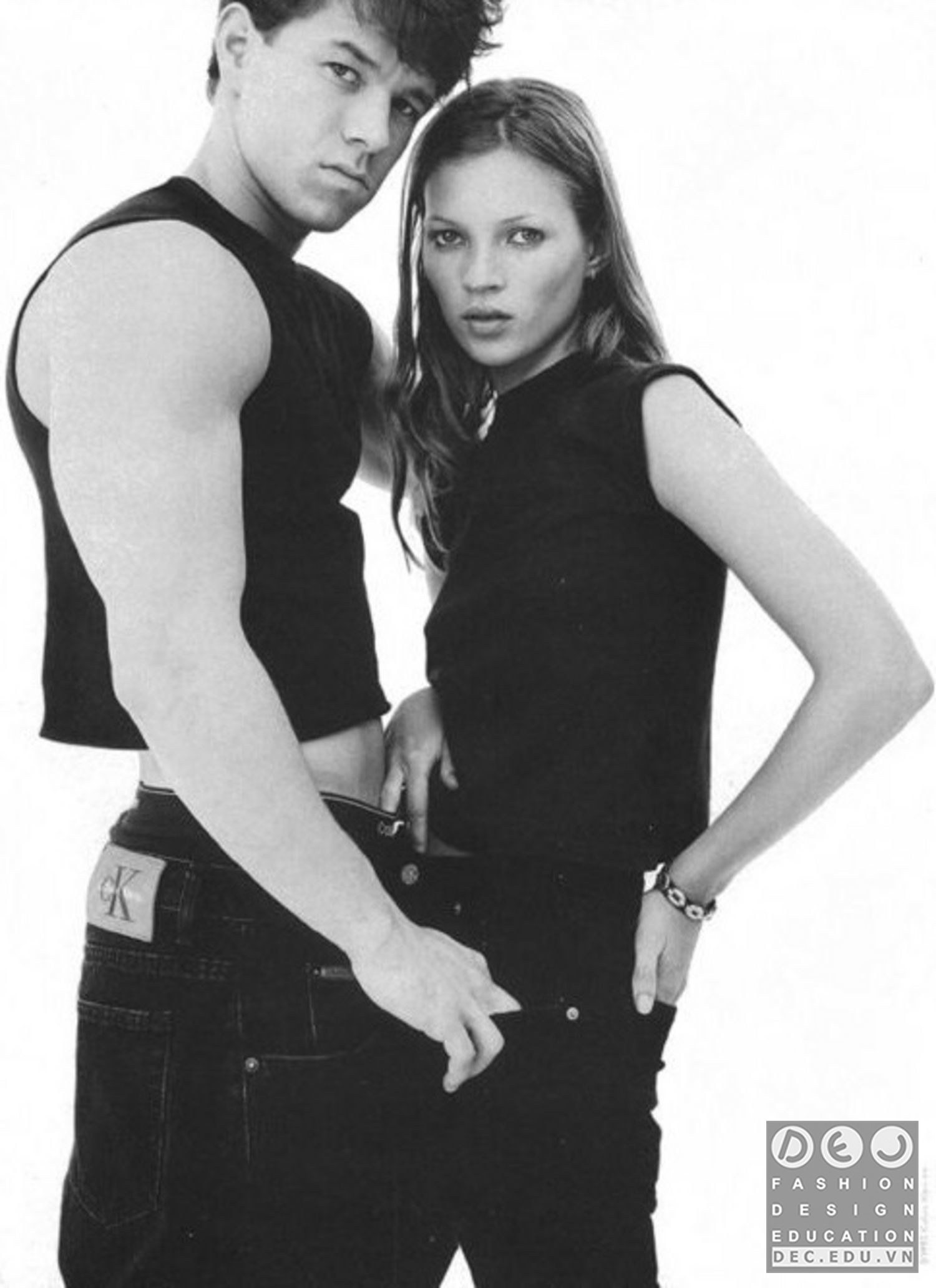 Mark Wahlberg trong trang phục croptop Mark Wahlberg trong trang phục croptop